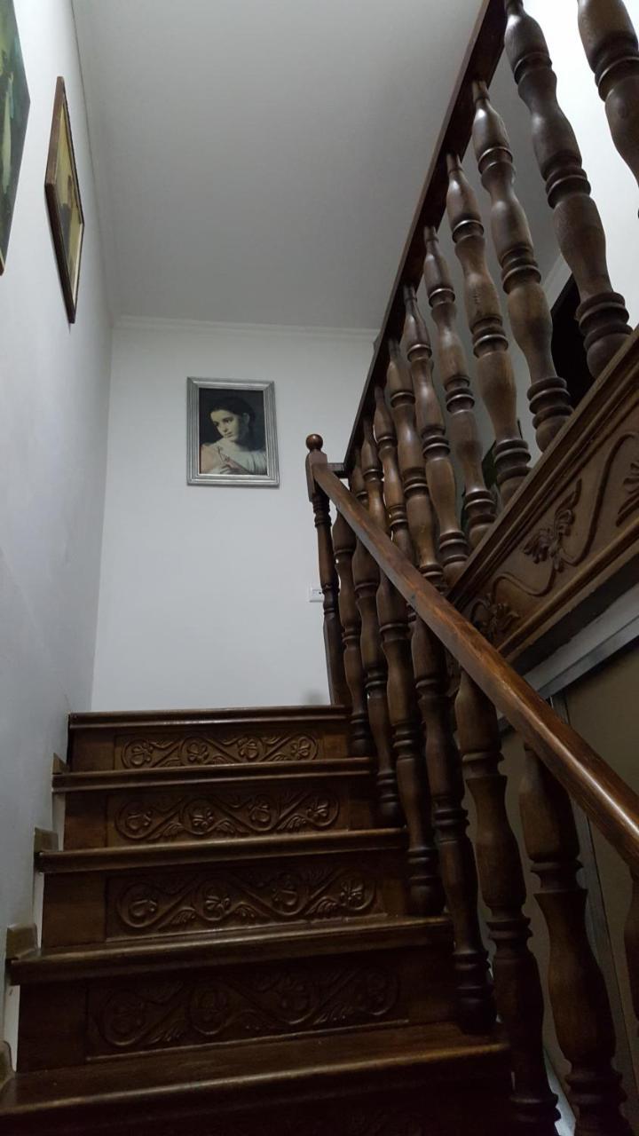 Guesthouse Different Тбилиси Екстериор снимка