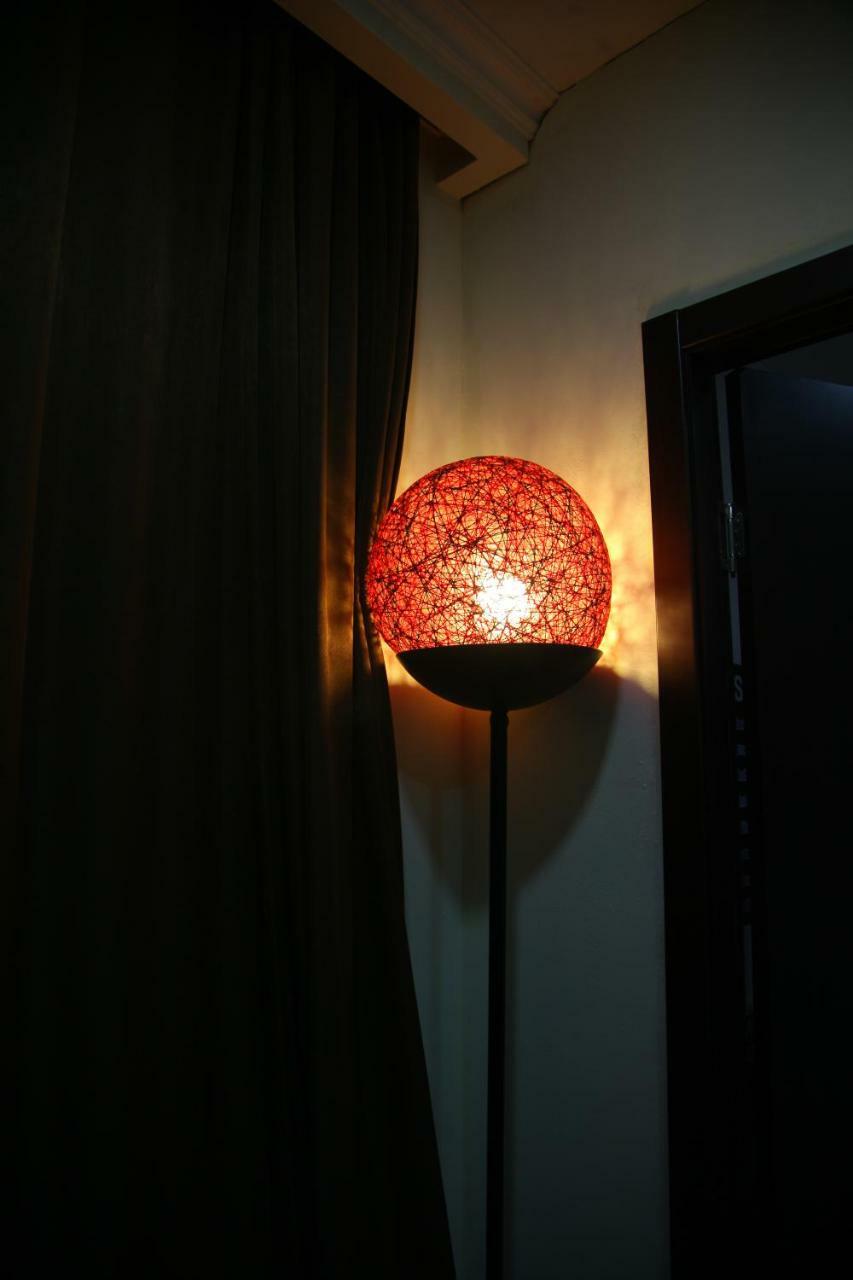 Guesthouse Different Тбилиси Екстериор снимка
