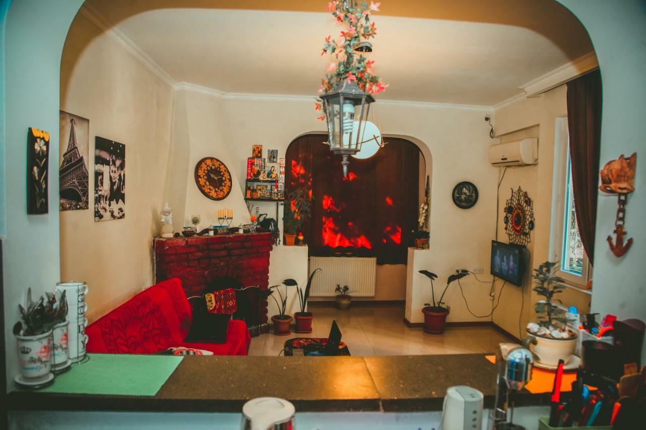 Guesthouse Different Тбилиси Екстериор снимка
