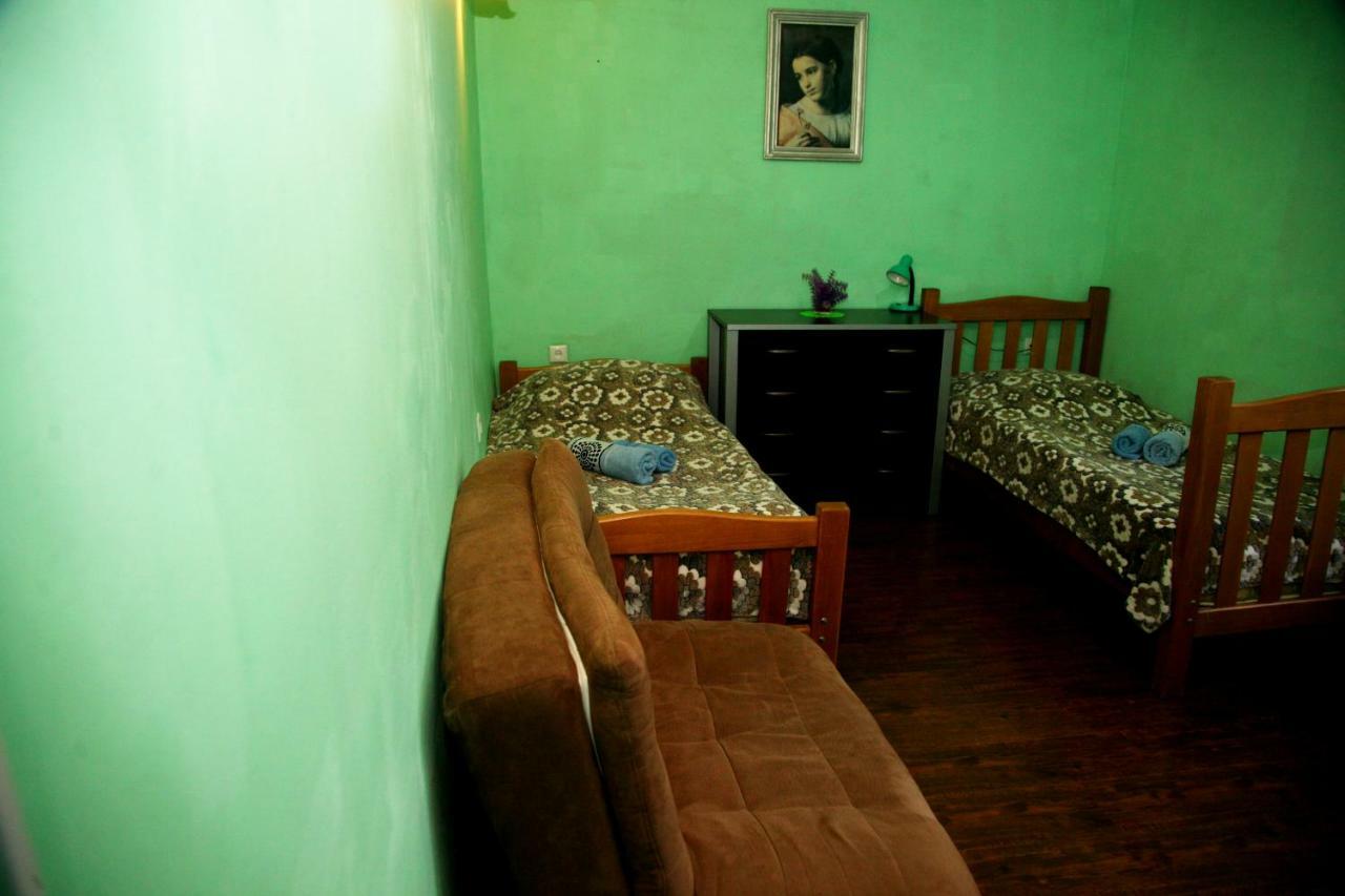 Guesthouse Different Тбилиси Екстериор снимка