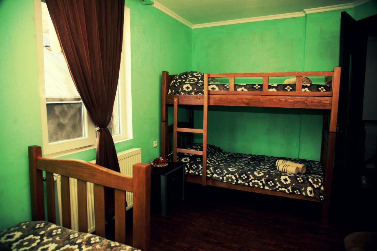 Guesthouse Different Тбилиси Екстериор снимка