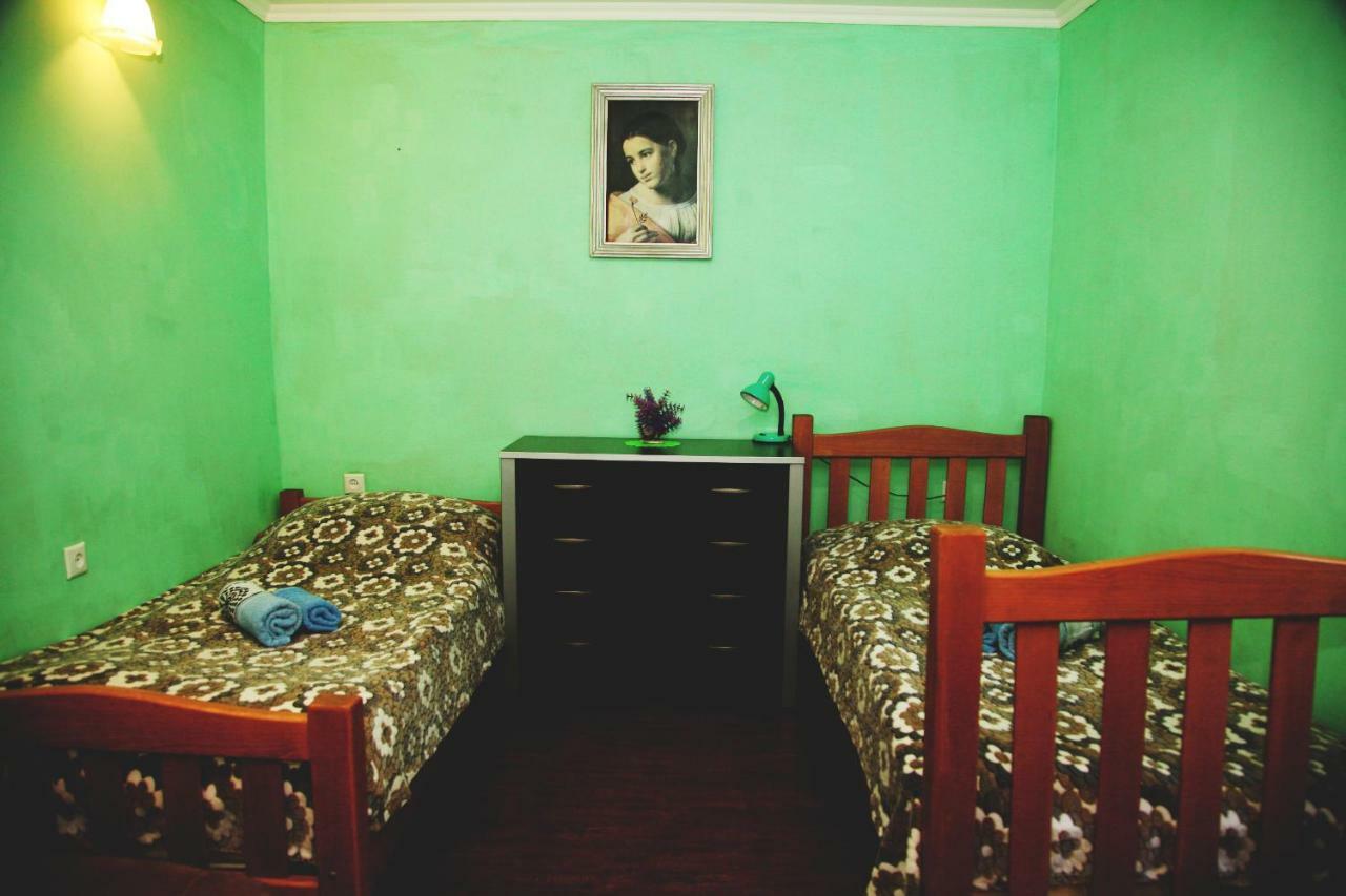 Guesthouse Different Тбилиси Екстериор снимка