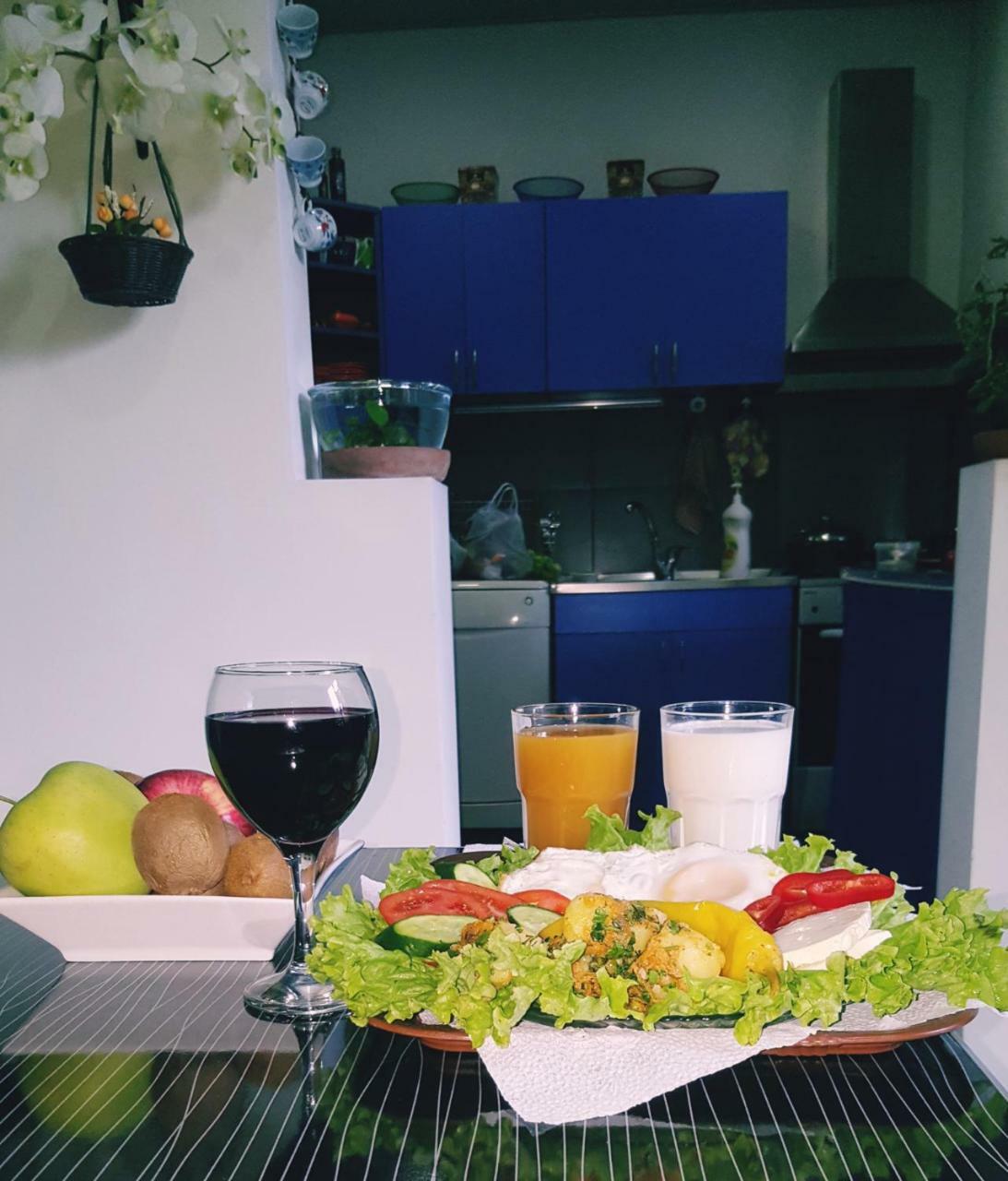 Guesthouse Different Тбилиси Екстериор снимка