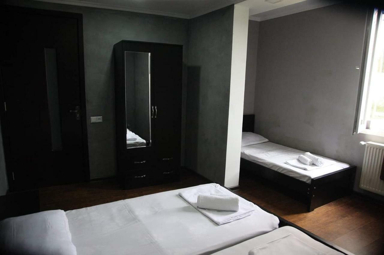 Guesthouse Different Тбилиси Екстериор снимка