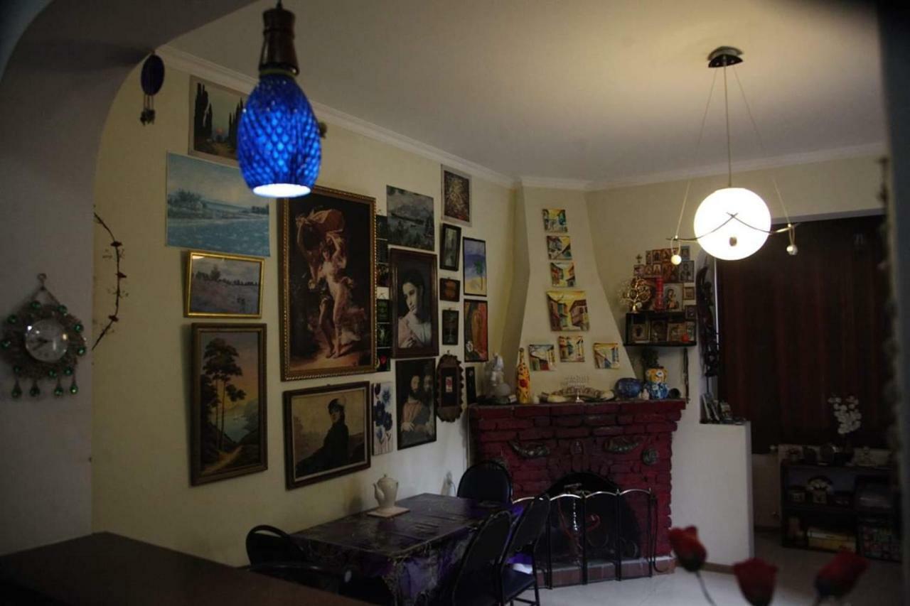 Guesthouse Different Тбилиси Екстериор снимка