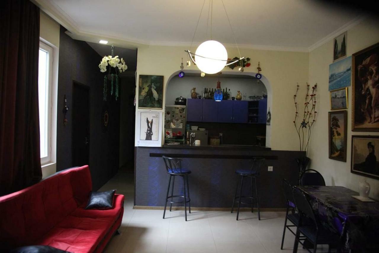 Guesthouse Different Тбилиси Екстериор снимка